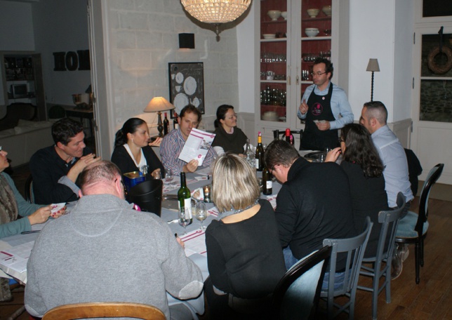 Sur le principe des ventes Tupperware, Mon caviste à la maison compte 400 vendeurs en France. Sur le principe des ventes Tupperware, Mon caviste à la maison compte 400 vendeurs en France.