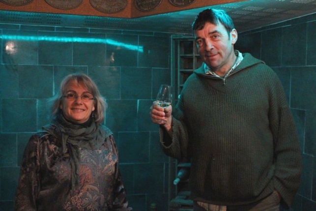 Patricia et Yves Bretonnière ont reçu 11 000 € du Département pour la rénovation de leur cave et d'un gîte. Patricia et Yves Bretonnière ont reçu 11 000 € du Département pour la rénovation de leur cave et d'un gîte.