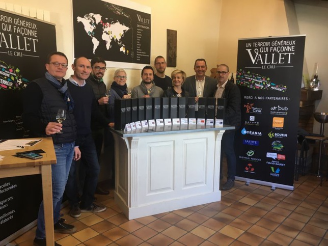 Les vignerons du cru Vallet partent à la conquête du monde. Les vignerons du cru Vallet partent à la conquête du monde.