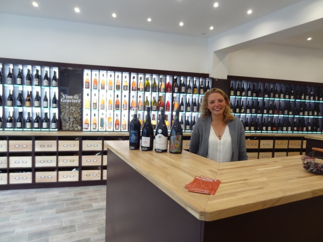 Philippine Delachaux, vice-présidente de Bourgueil dans la nouvelle maison des vins de l'AOC. Philippine Delachaux, vice-présidente de Bourgueil dans la nouvelle maison des vins de l'AOC.