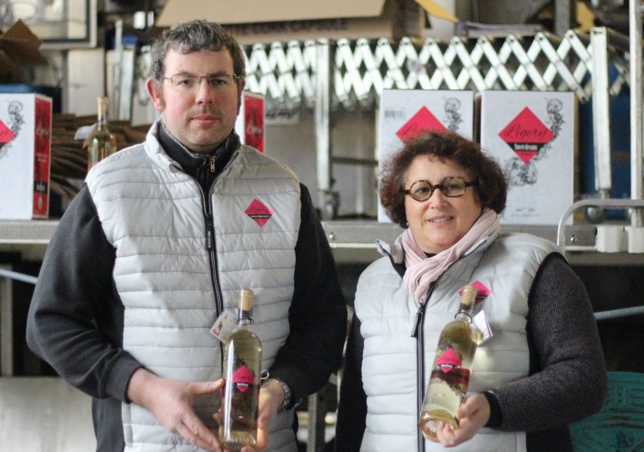 Olivier Suteau et Sandrine Poiron, responsables de Cousins de France, présentent Ligery. Olivier Suteau et Sandrine Poiron, responsables de Cousins de France, présentent Ligery.