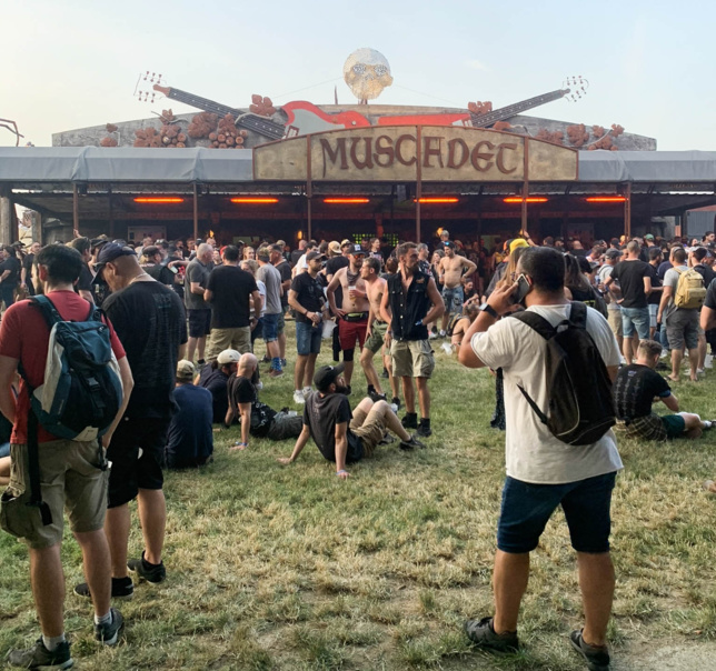 Le bar à Muscadet du Hellfest a une nouvelle fois fait le plein. Crédit : Fédération des Vins de Nantes.