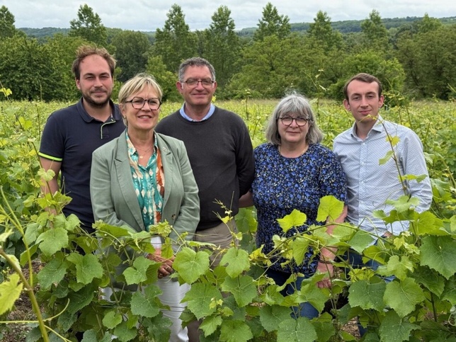 Catherine Cobeau-Mellot et ses deux fils aux côtés de Thierry et Dorothée Michaud. Crédit DR Catherine Cobeau-Mellot et ses deux fils aux côtés de Thierry et Dorothée Michaud. Crédit DR