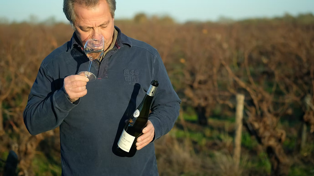 Eric Poiron, vigneron sur 24 ha à Maisdon-sur-Sèvre, remporte le Grand Prix Clémence Lefeuvre 2026. Crédit : DR.