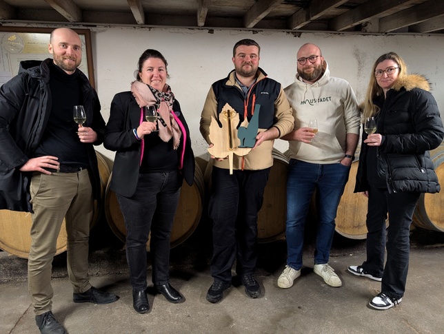 Hugues Charpenter, lauréat de la Pipette d'Or, entouré d'une partie du super-jury du concours.