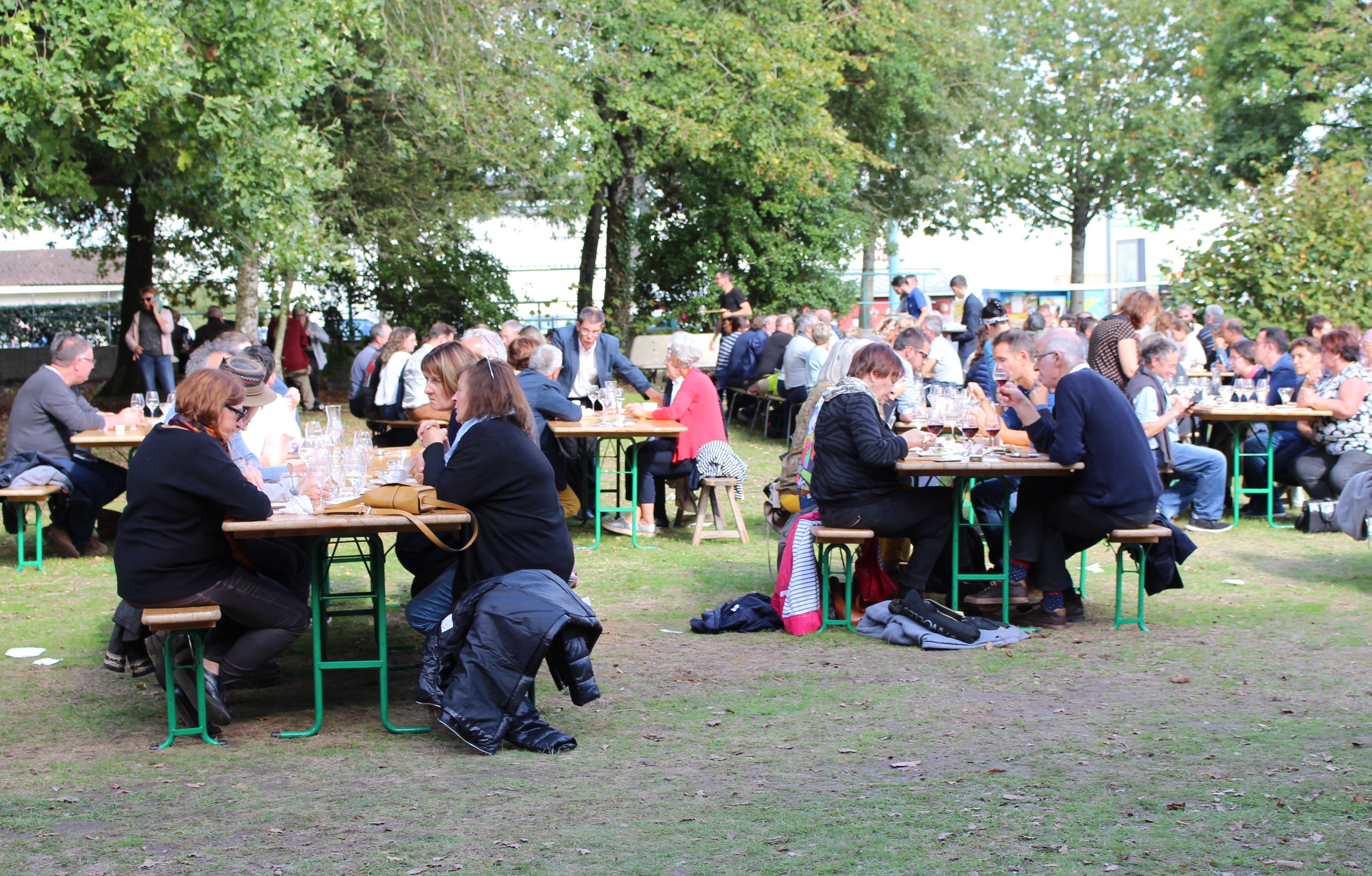 Chaque année, les Agapes des Muscadétours réunissaient de 800 à 1000 personnes. Chaque année, les Agapes des Muscadétours réunissaient de 800 à 1000 personnes.