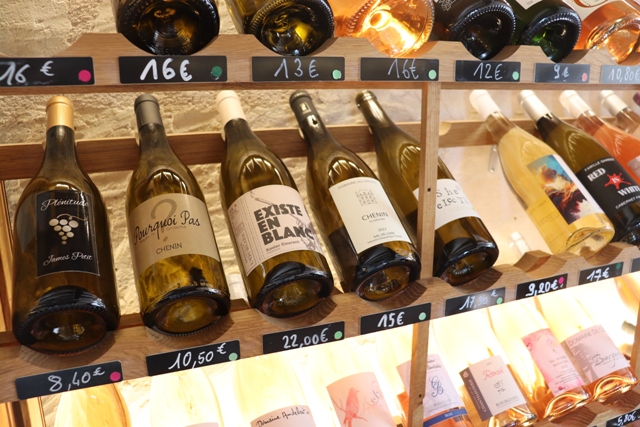 Les chenins bourgueillois sont vendus essentiellement à la propriété et à la maison des vins de l’ODG.